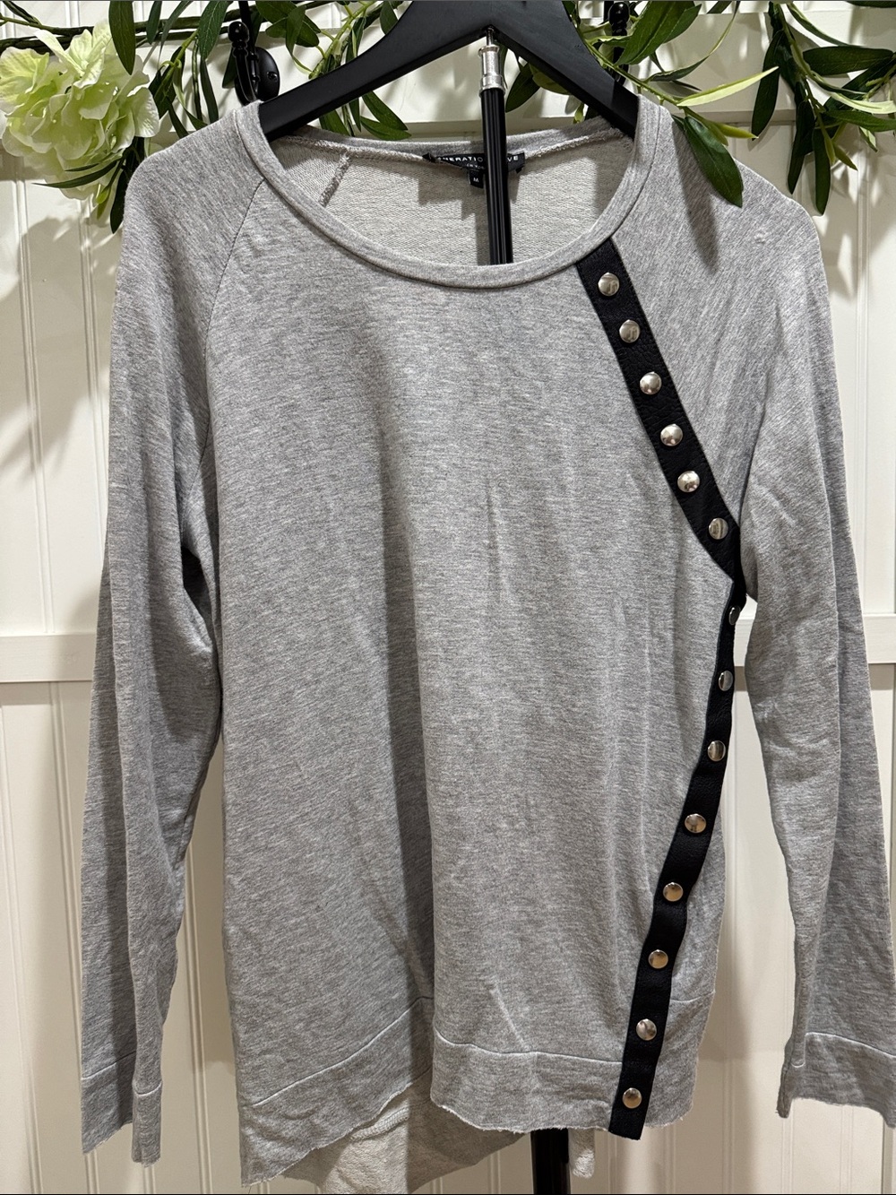 #788 GENERATION LIVE Soft Gray Long Sleeve Top with Black Real Leather Snap Trim